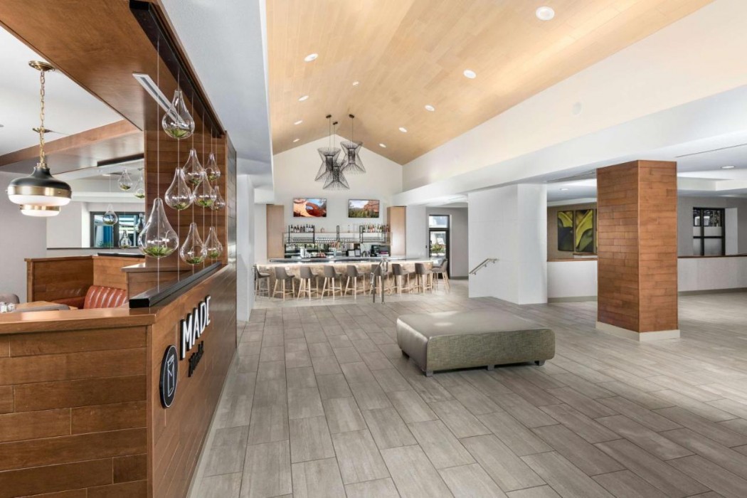 DoubleTree by Hilton Phoenix Chandler 14/36