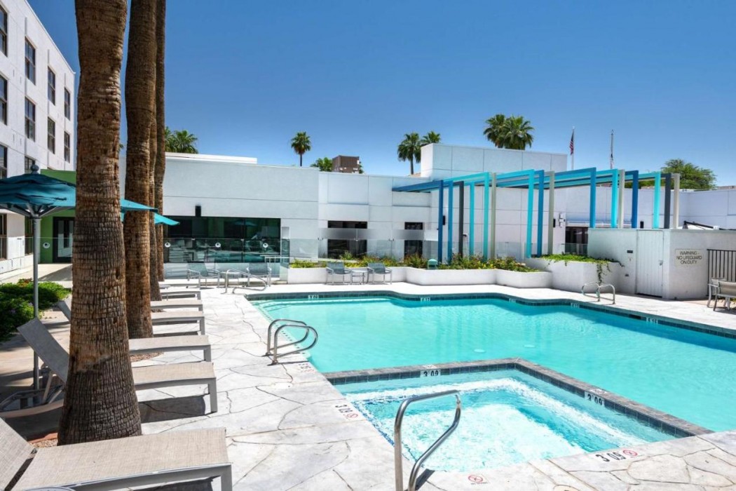 DoubleTree by Hilton Phoenix Chandler 18/36