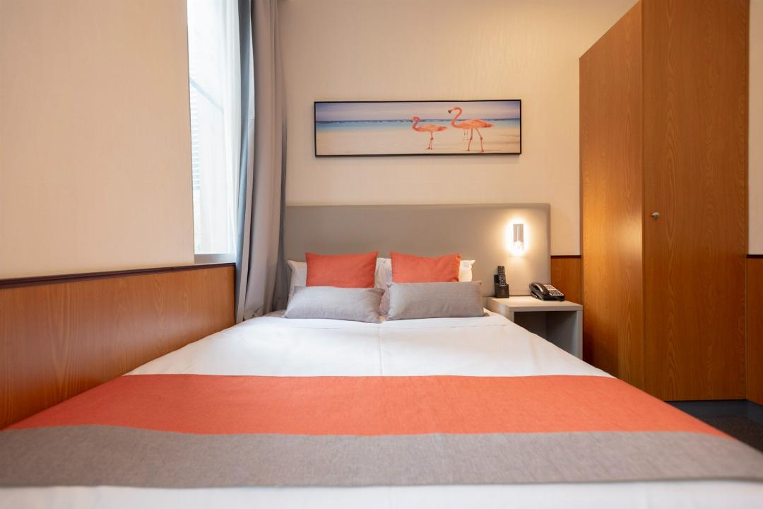 Premium Queen Room City View