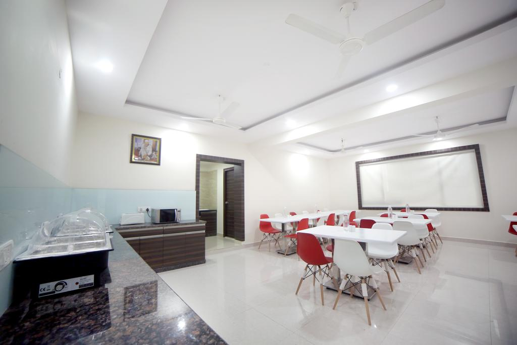 FabHotel Pearl City 20/30