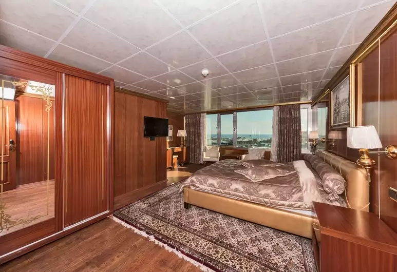 Cevheri S Hotel 10/53