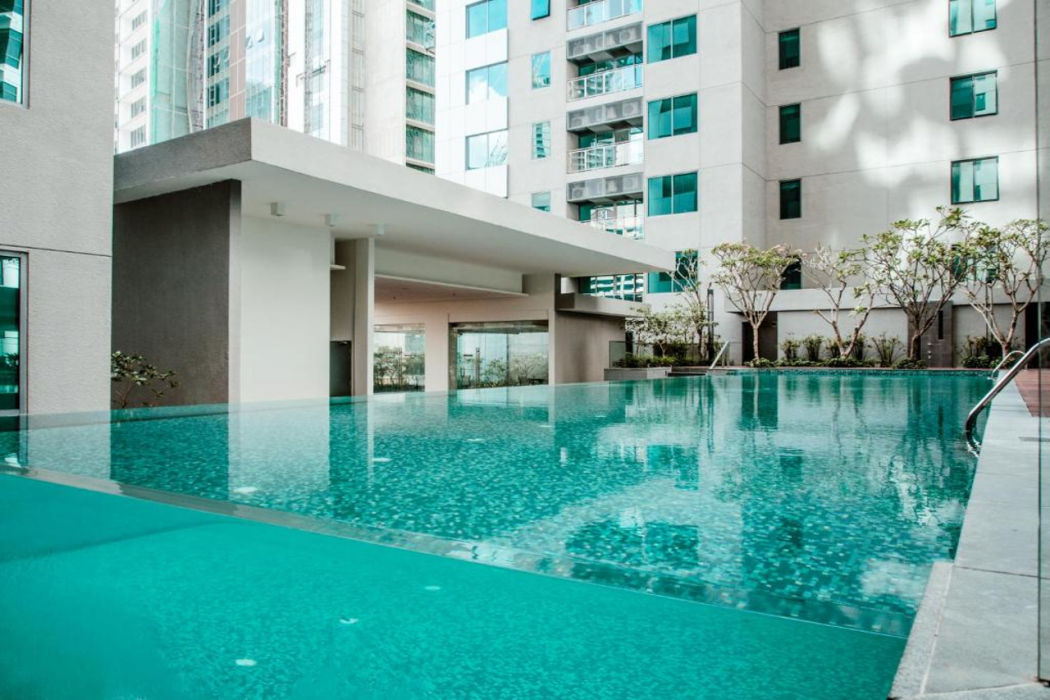 Summer Suites Residences By Subhome 51/68