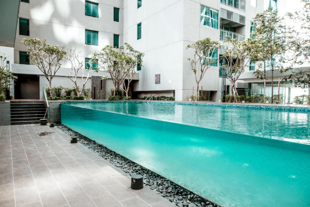 Summer Suites Residences By Subhome 50/68