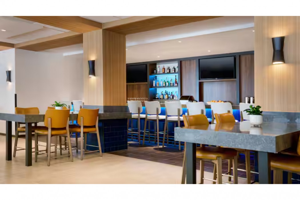 Hilton Garden Inn LAX Los Angeles Airport 51/60