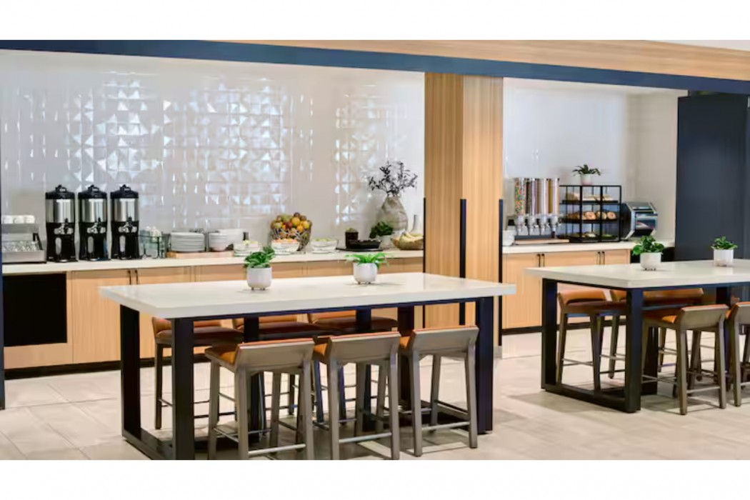 Hilton Garden Inn LAX Los Angeles Airport 50/60