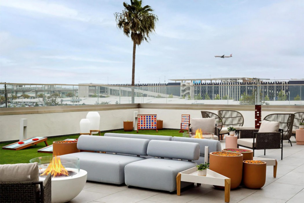 Hilton Garden Inn LAX Los Angeles Airport 34/60