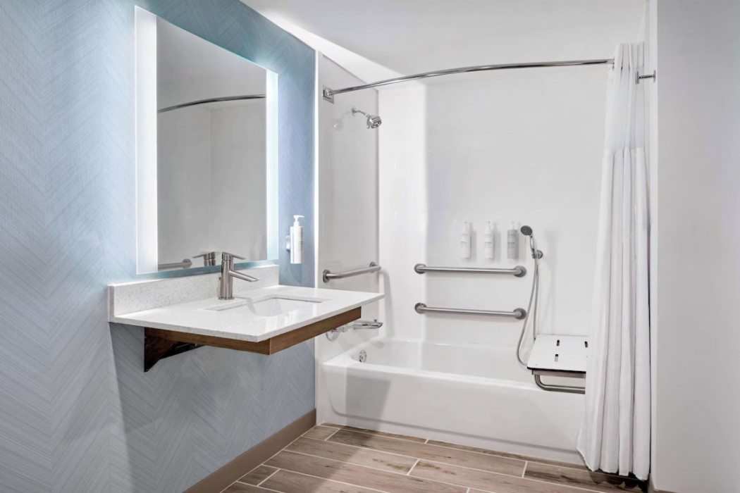 Hilton Garden Inn LAX Los Angeles Airport 32/60