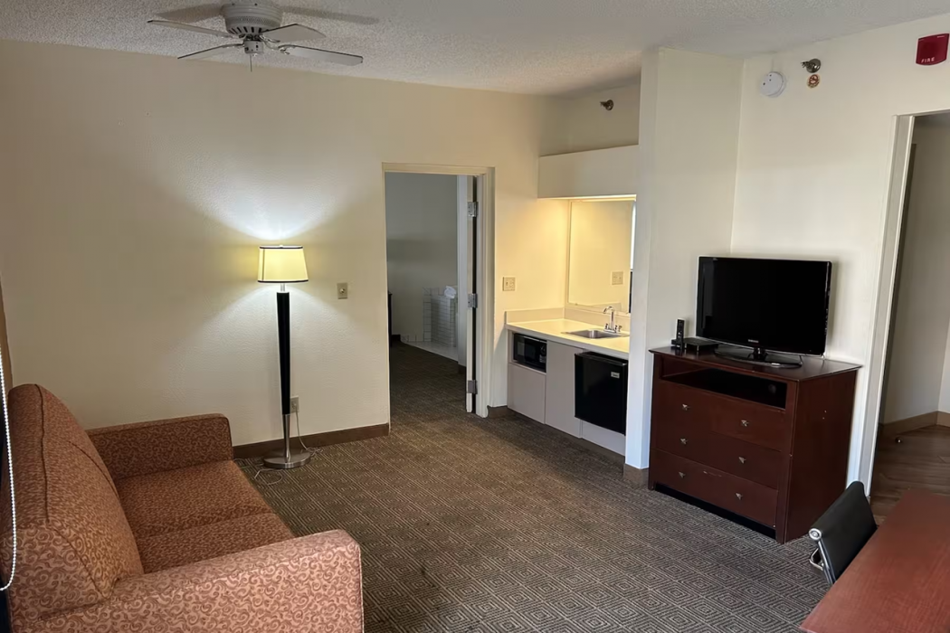 Baymont by Wyndham Orlando South 8/17