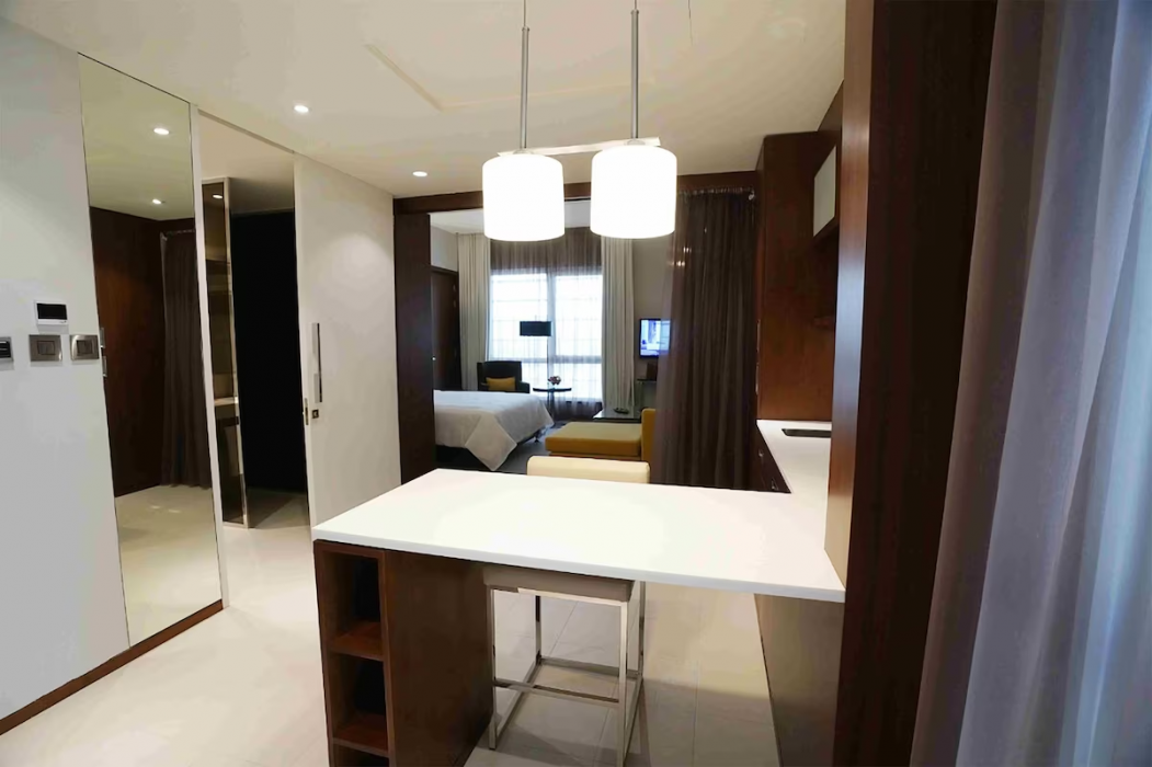 سنترو كورنيش الخبر من روتانا(Centro Corniche Al Khobar By Rotana) 16/85