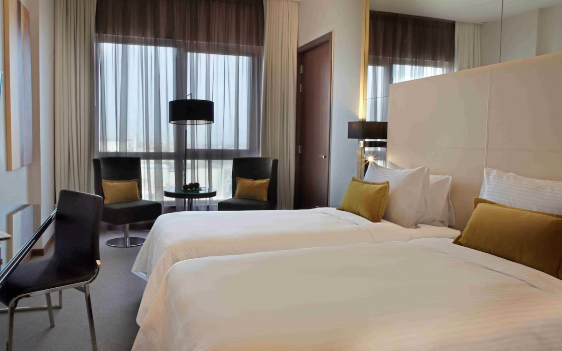 سنترو كورنيش الخبر من روتانا(Centro Corniche Al Khobar By Rotana) 17/85