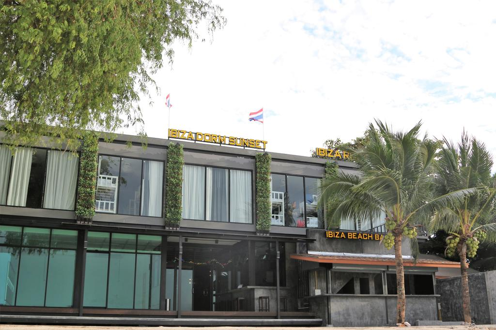 Ibiza House Phi Phi 1/50