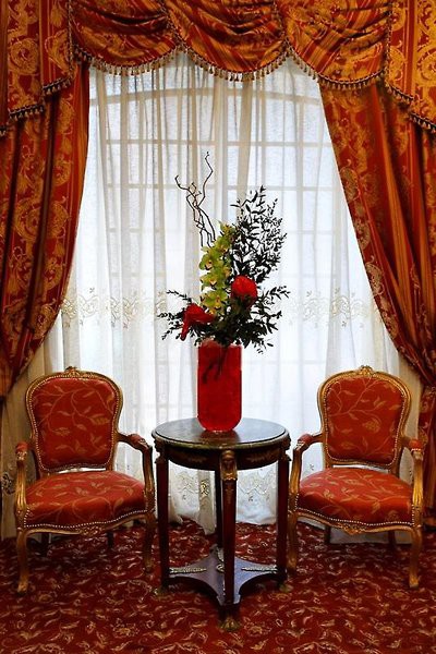 LA BOETIE HOTEL 3/10