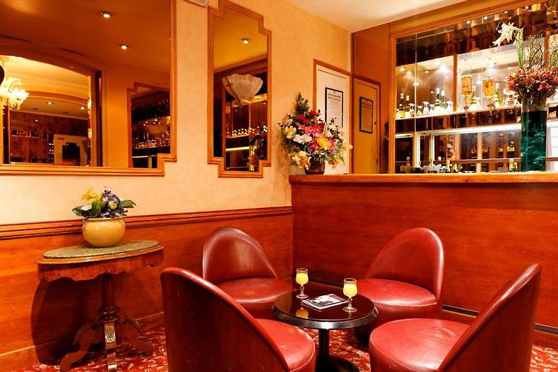 LA BOETIE HOTEL 8/10