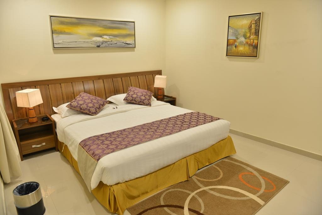 البرج الأول (The First Tower Hotel Apartment) 2/2