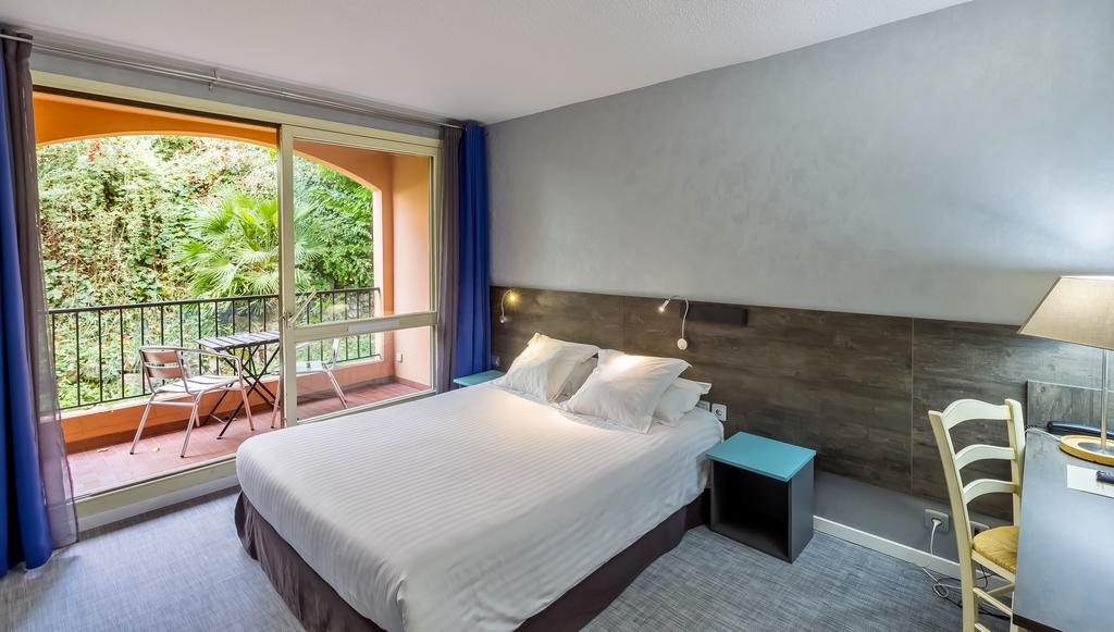 Hotel Napoleon 9/43