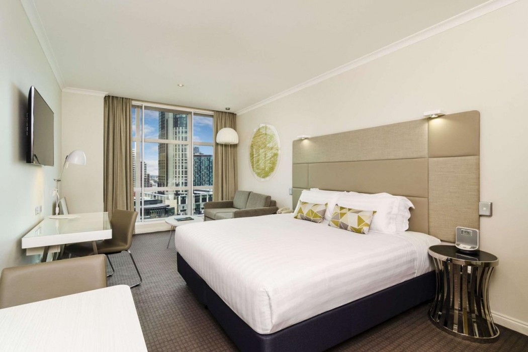 CLARION SUITES GATEWAY 13/44