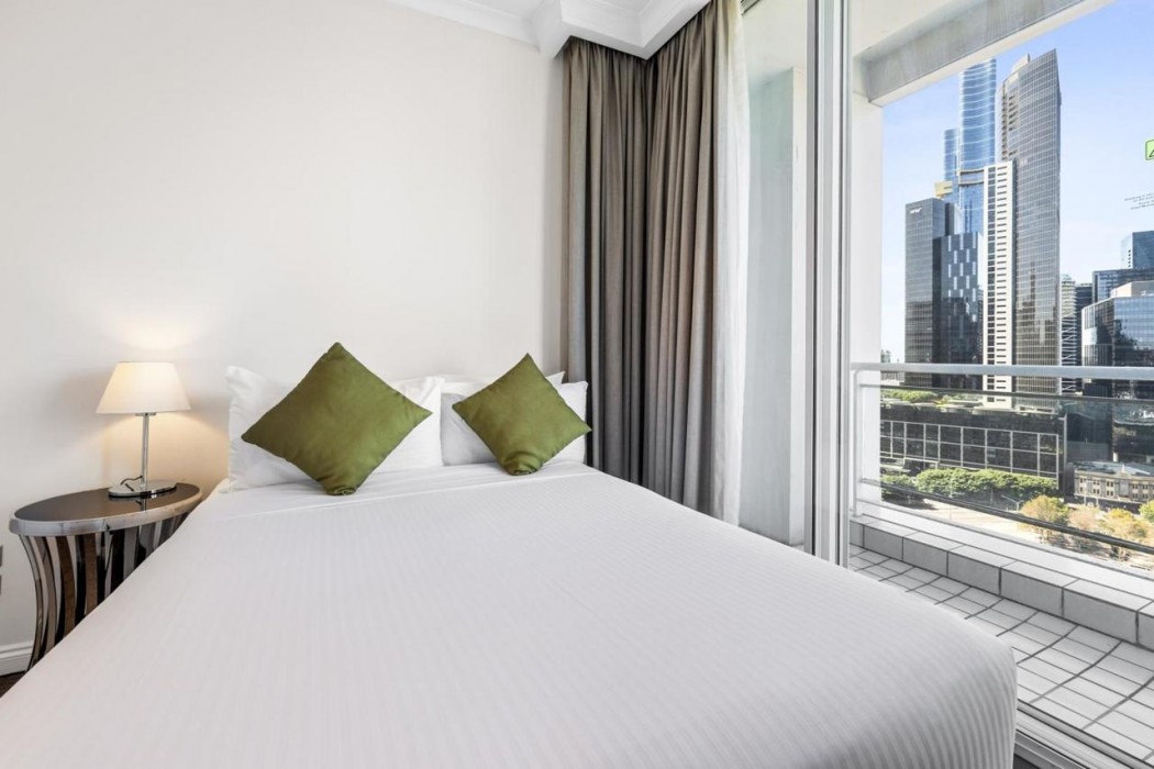 CLARION SUITES GATEWAY 7/44