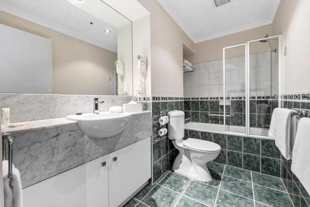 CLARION SUITES GATEWAY 16/44