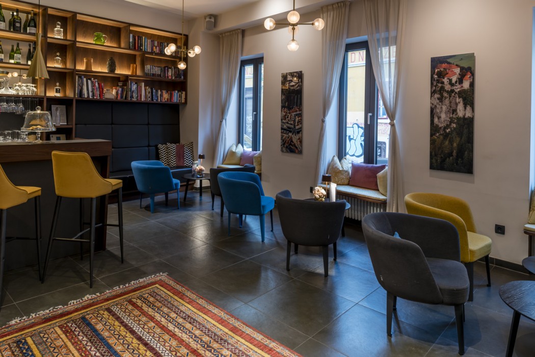 Hotel Mrak 24/94