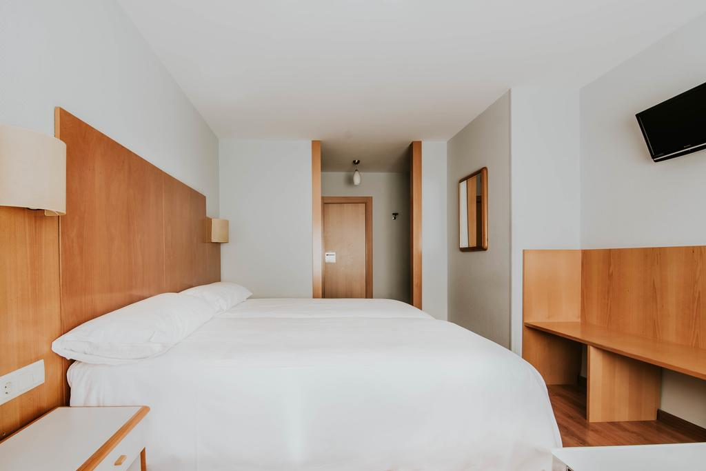Hotel Isasa 7/35