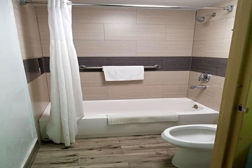 Americas Best Value Inn & Suites Los Angeles Downtown SW 14/15