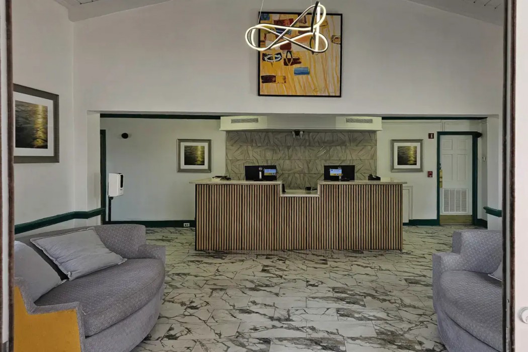 Metairie Inn secondary