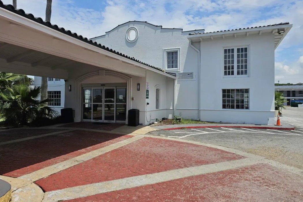 Metairie Inn secondary