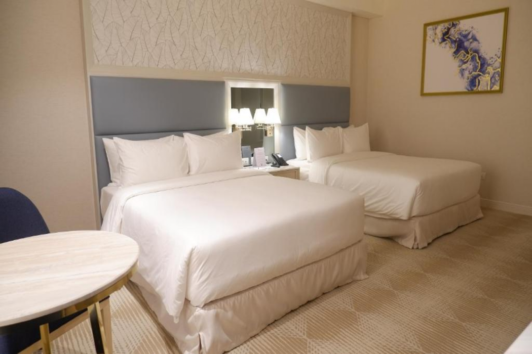 Royce Hotel and Casino 7/13