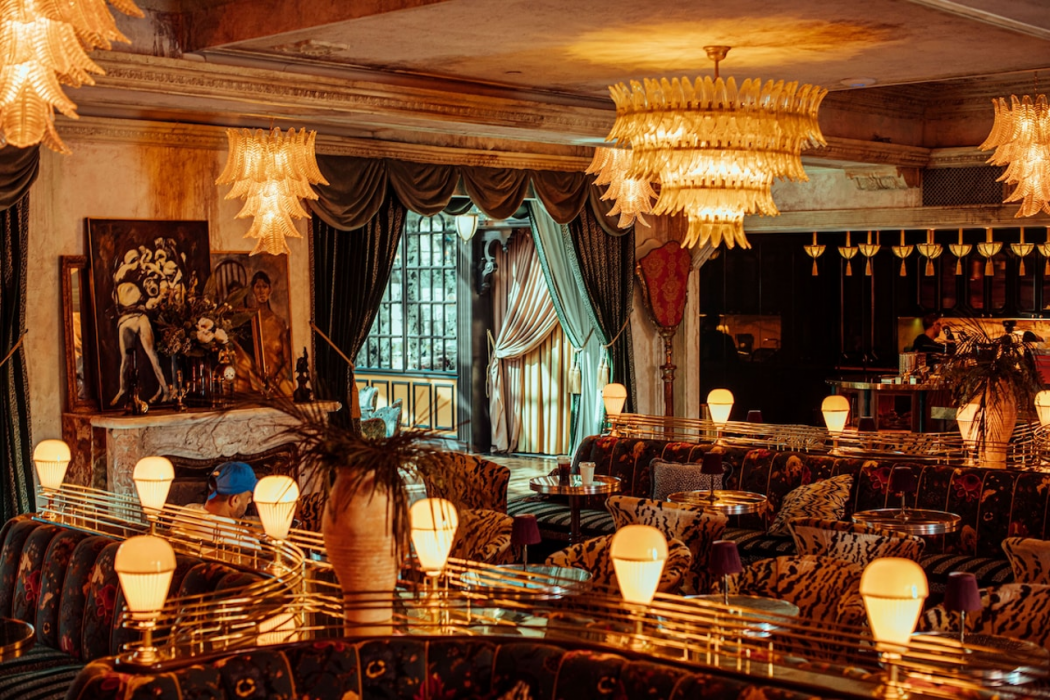 The Lafayette Hotel And Club 4/30