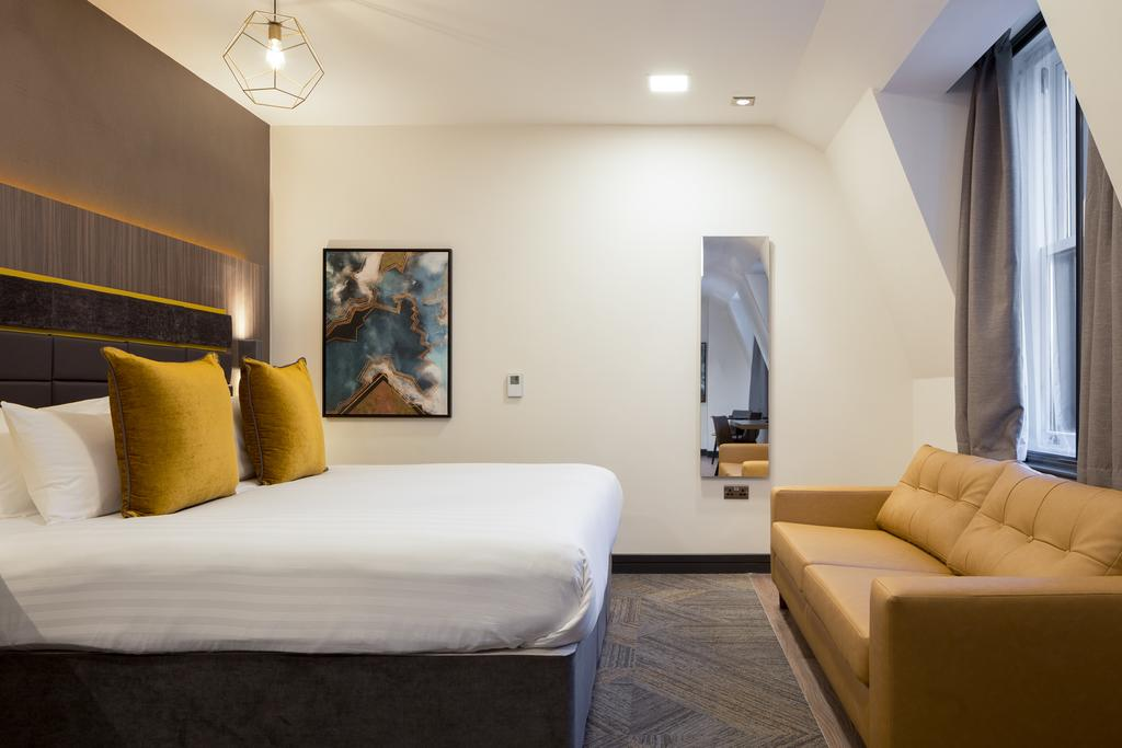 Roomzzz Manchester Victoria 14/52