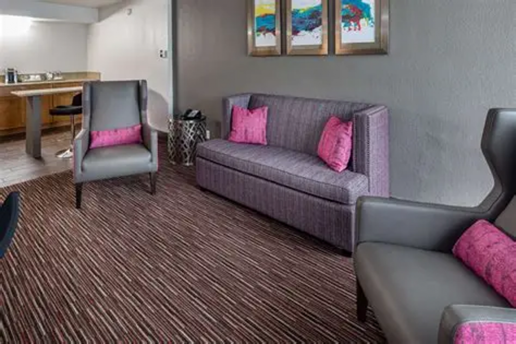 Radisson Hotel Oakland Airport 7/63