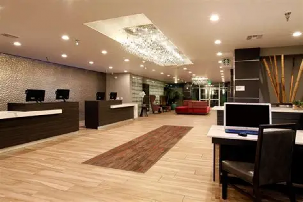 Radisson Hotel Oakland Airport 5/63