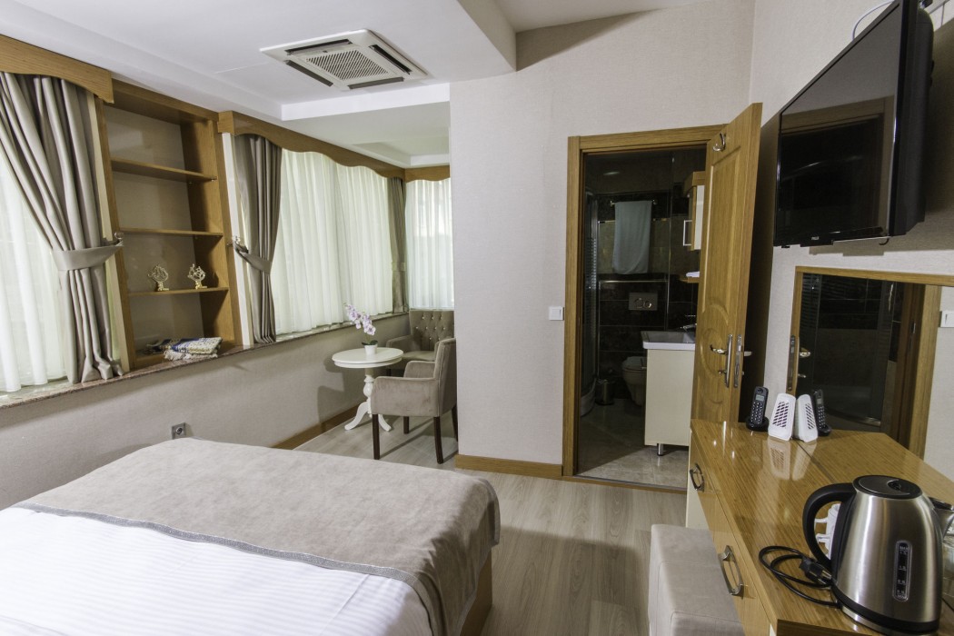 DE MAISON AIRPORT HOTEL 28/63