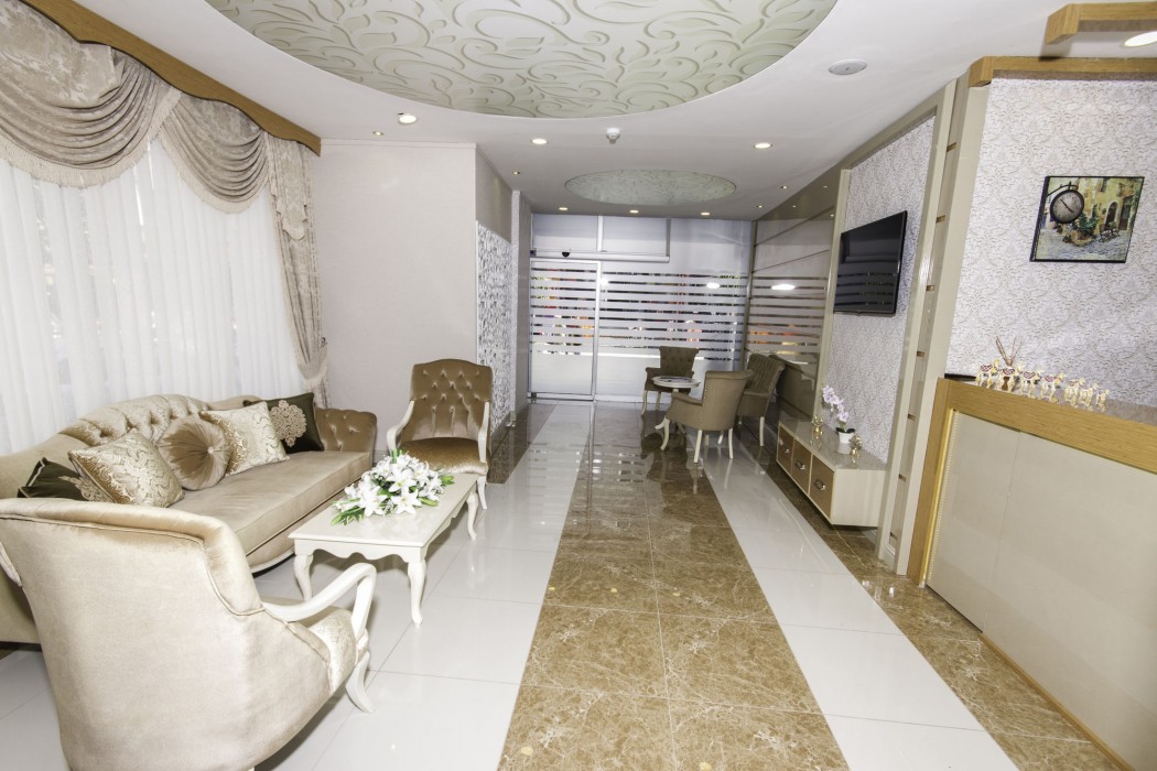 DE MAISON AIRPORT HOTEL 44/63
