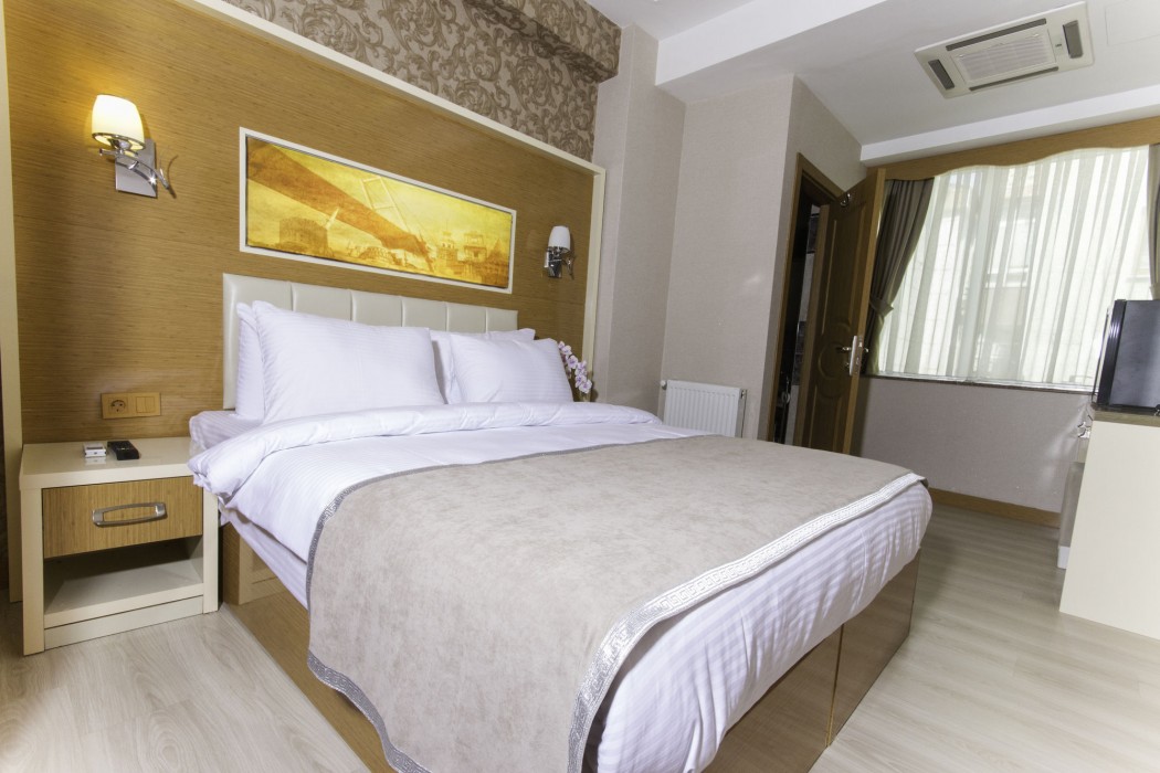 DE MAISON AIRPORT HOTEL 24/63