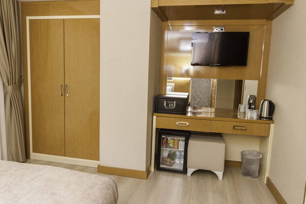 DE MAISON AIRPORT HOTEL 34/63