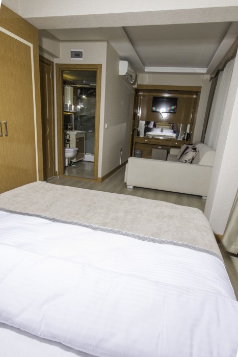 DE MAISON AIRPORT HOTEL 31/63