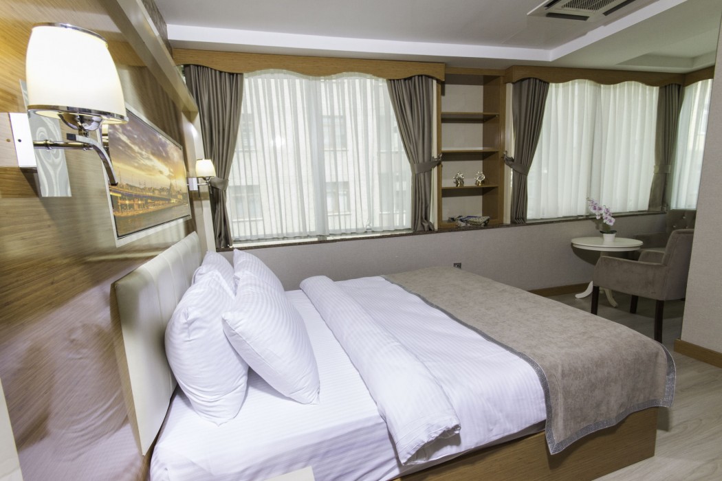 DE MAISON AIRPORT HOTEL 35/63