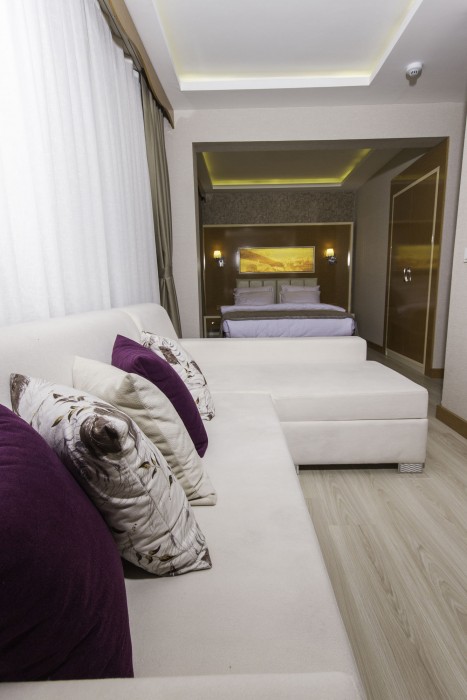 DE MAISON AIRPORT HOTEL 52/63