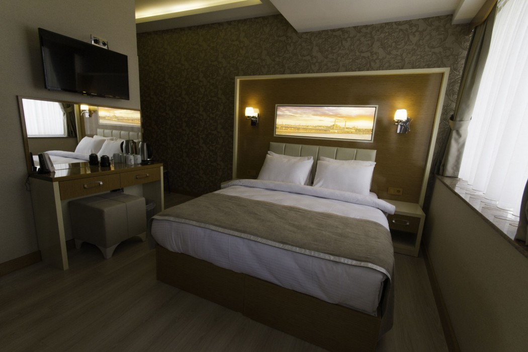 DE MAISON AIRPORT HOTEL 47/63