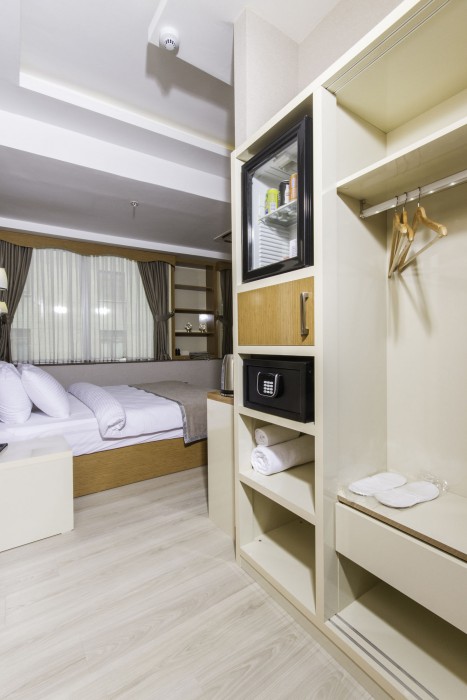 DE MAISON AIRPORT HOTEL 23/63
