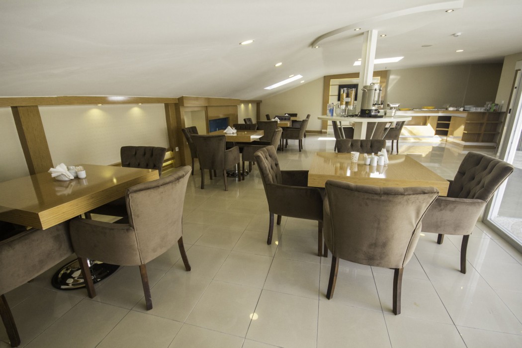 DE MAISON AIRPORT HOTEL 30/63
