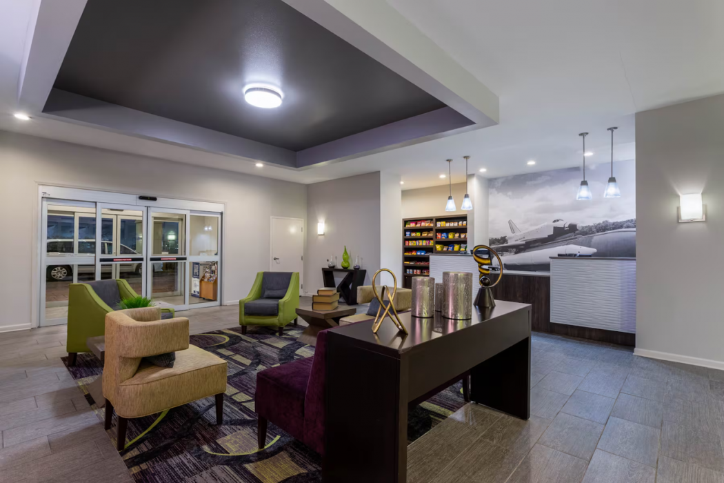 La Quinta Inn & Suites by Wyndham Huntsville Airport Madison 6/47