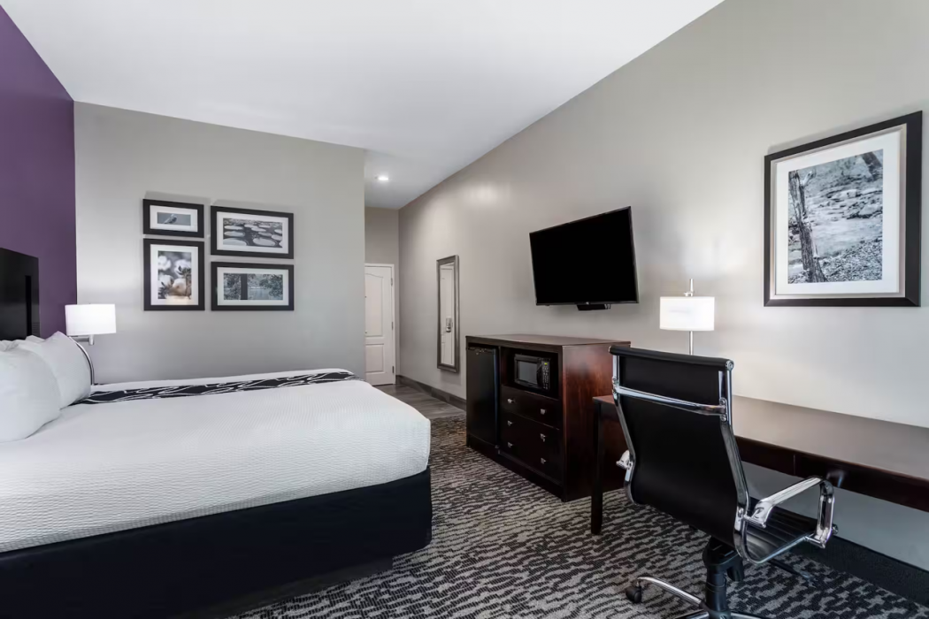 La Quinta Inn & Suites by Wyndham Huntsville Airport Madison 11/47
