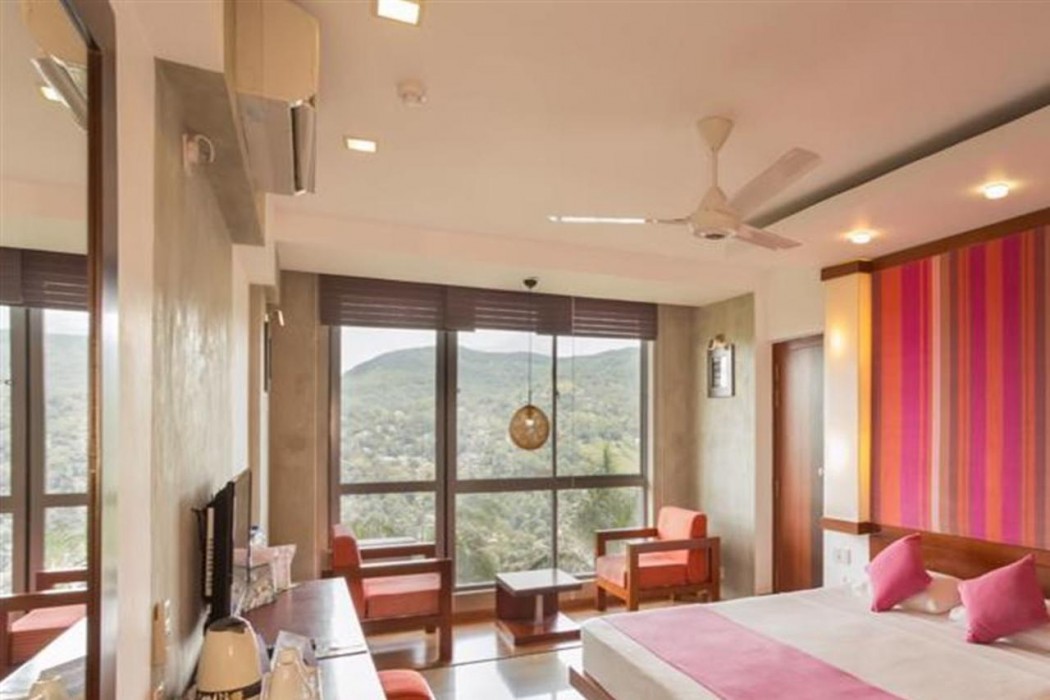 Topaz Hotel 12/60