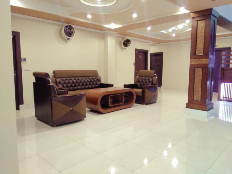 Lobby at Hotel Crown Inn, MULTAN