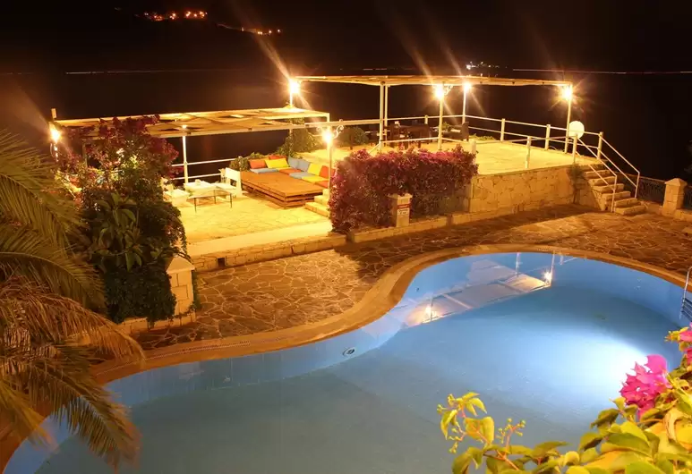 Korsan Ada Hotel 32/58