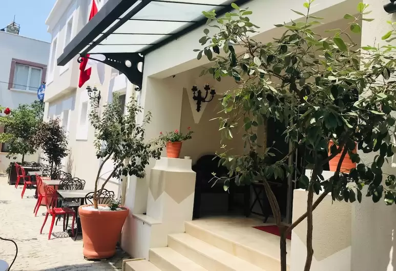 Bay Nihat Lale Hotel 2/41