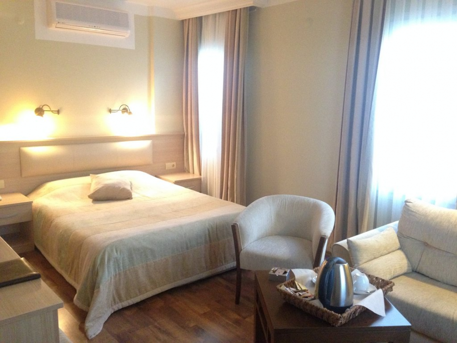 Bay Nihat Lale Hotel 17/41