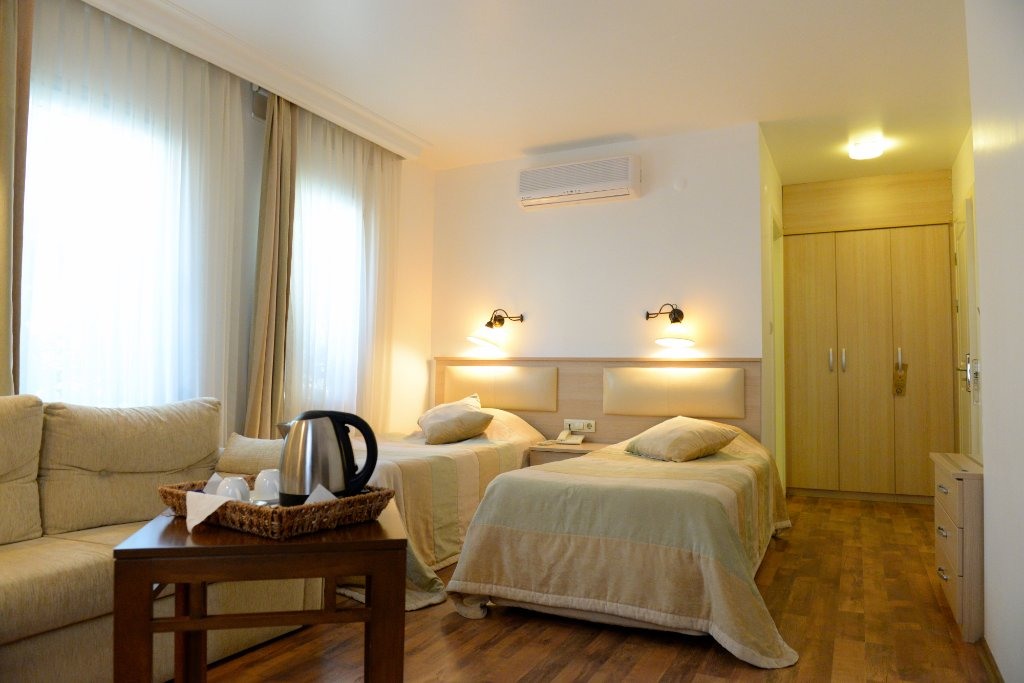 Bay Nihat Lale Hotel 16/41